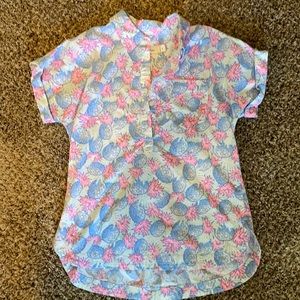 Vineyard Vines popover top size 2